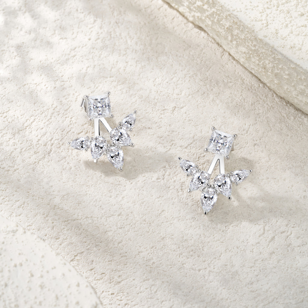 A Luxurious And Fashionable Minimalist Jewelry Earring Set Featuring Top-quality Moissanite Stones, Made Of S925 Silver Electroplated With Platinum.