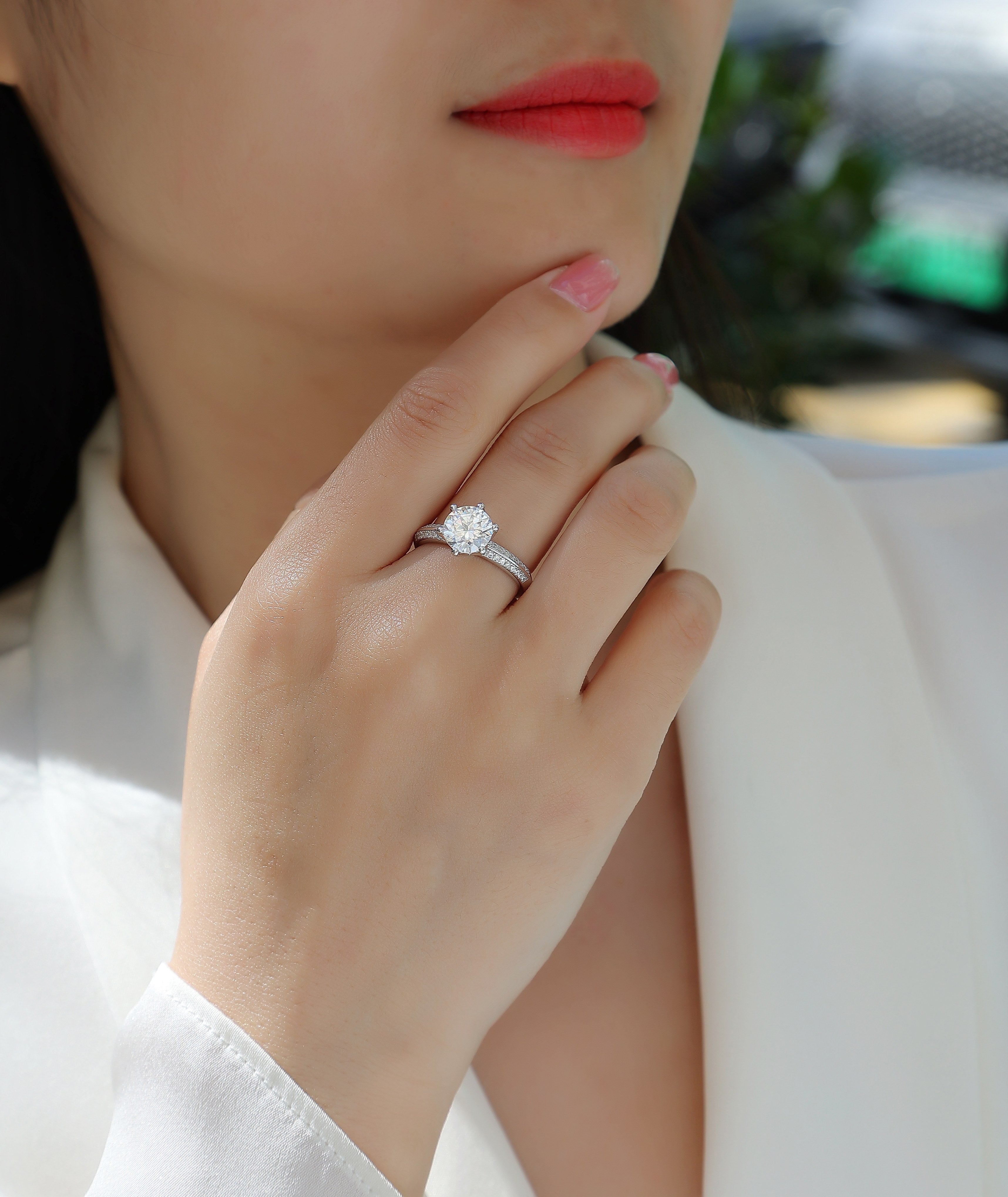 Happiness Like A Flower - A Wedding Ring Set With 1-carat Top-quality Moissanite S925 Silver And Platinum-plated Diamond. The Ring Can Be Tested With A Diamond Pen