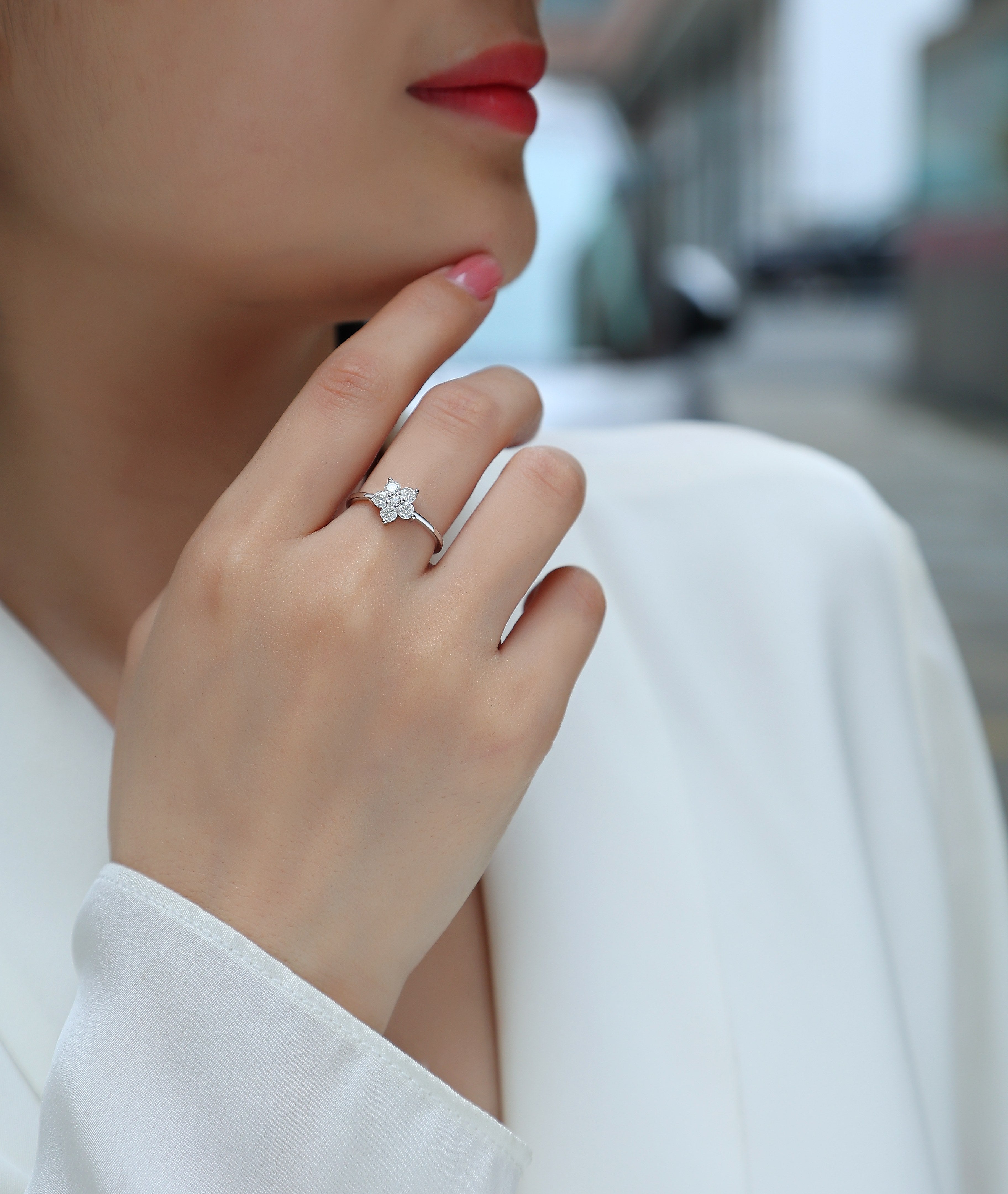 A Luxurious And Fashionable Light Luxury Jewelry Silver Ring Set With Top-quality Moissanite, S925 Silver Plated With Platinum