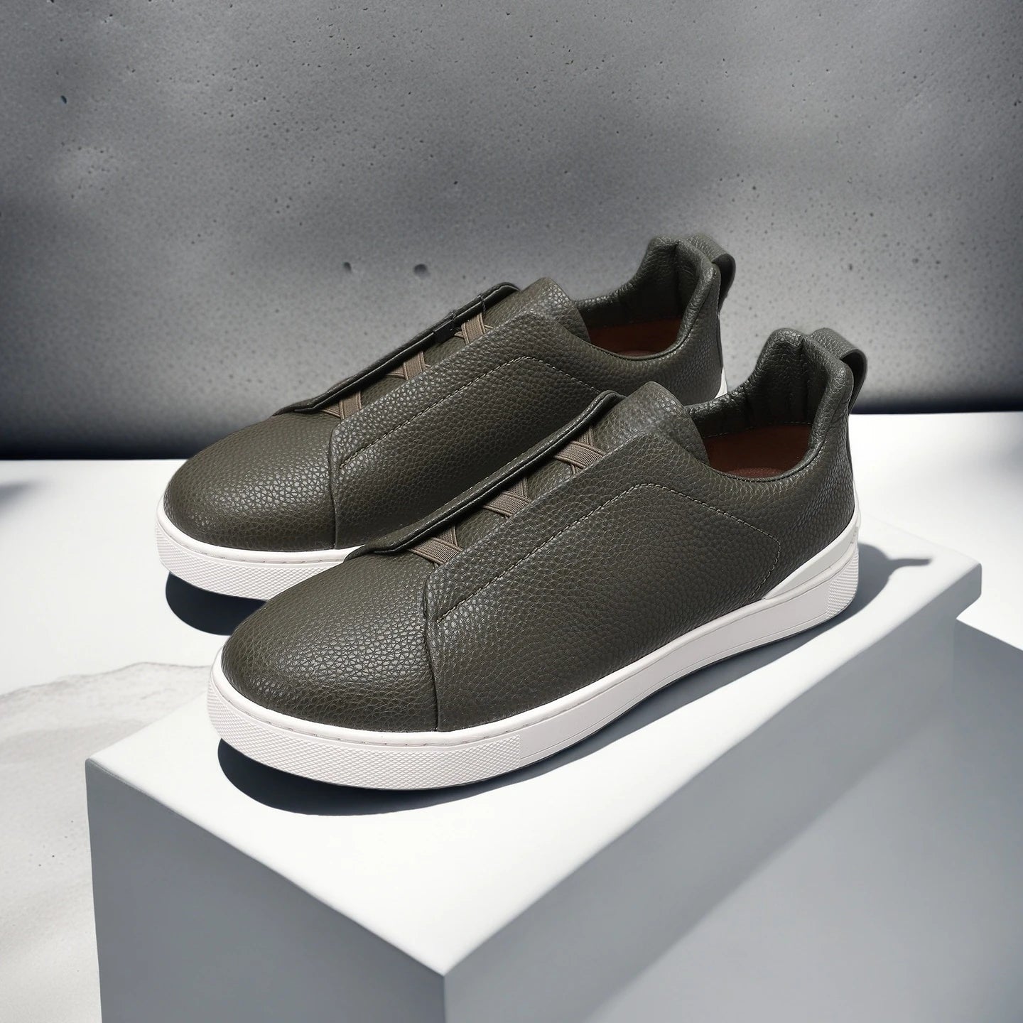 Luxury Brand Men's Shoes Handmade Casual Sneakers Business Slip-on Shoes Anti-slip Breathable Sports Shoes Loafers Holiday Gifts