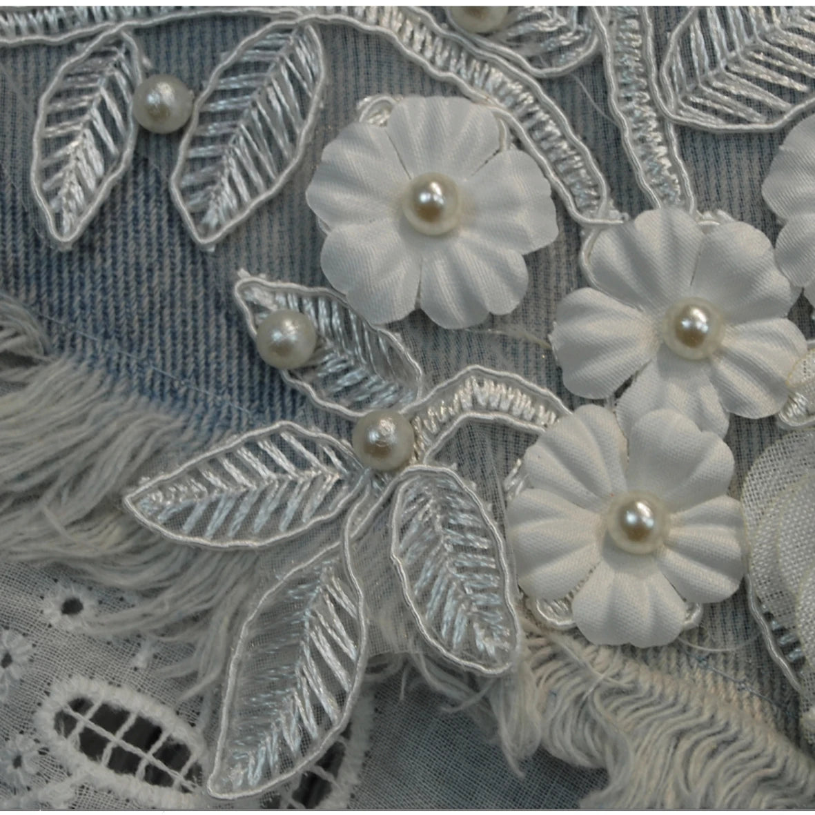2025 New White Lace Flowers Jorts Y2K Women Fashion Cowboy Shorts Embroidered Denim Shorts Women Summer Beading Lace Shorts Jean