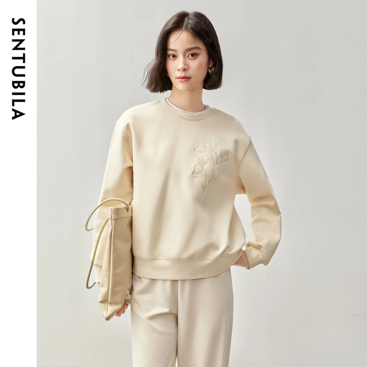 SENTUBILA Women Embroidery Sweatshirt 2026 Spring Autumn Round Neck Fashion Spliced Comfort Loose Long Sleeve Tops 141A53188