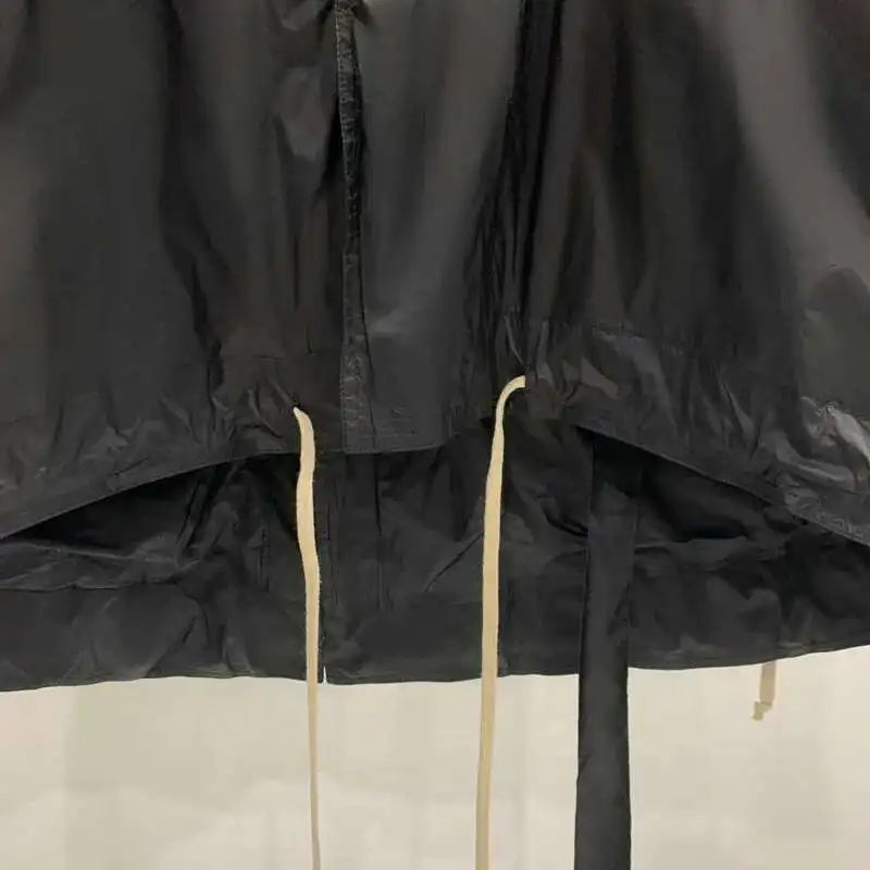 HKSH Spring Summer Men's Tide Dark Trench Hooded Windbreaker Casual Thin Zipper Loose Side Sewn Pockets Solid Color Coats HK2043