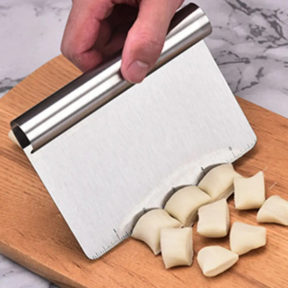 Baking Tool Stainless Steel Dough Cutter Graduated Integrated Pizza Scraper Manual Curled Edge Bench Scraper Cake