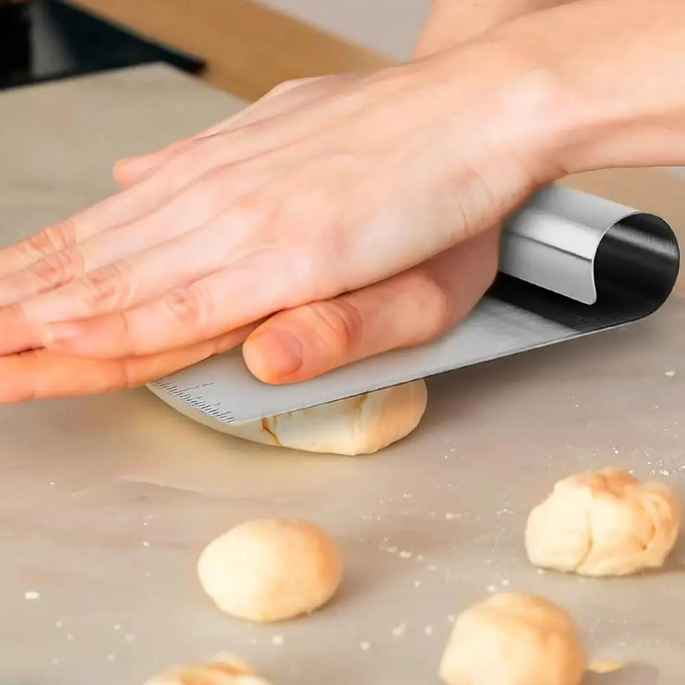 Baking Tool Stainless Steel Dough Cutter Graduated Integrated Pizza Scraper Manual Curled Edge Bench Scraper Cake