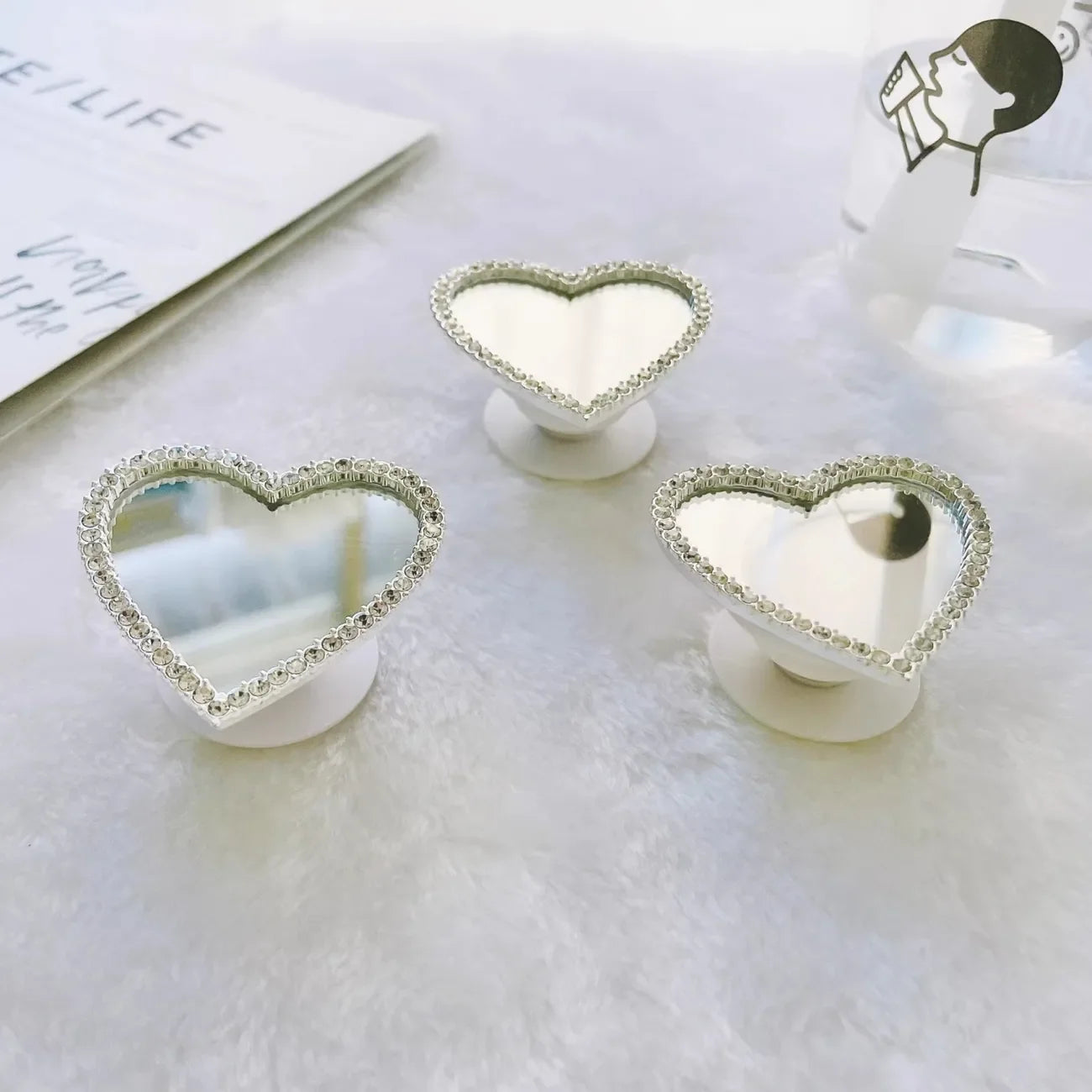 Makeup Mirror Heart-Shaped Phone Holder Back Sticker Folding Desktop Rotating Sticker Lazy Mirror Support Ins