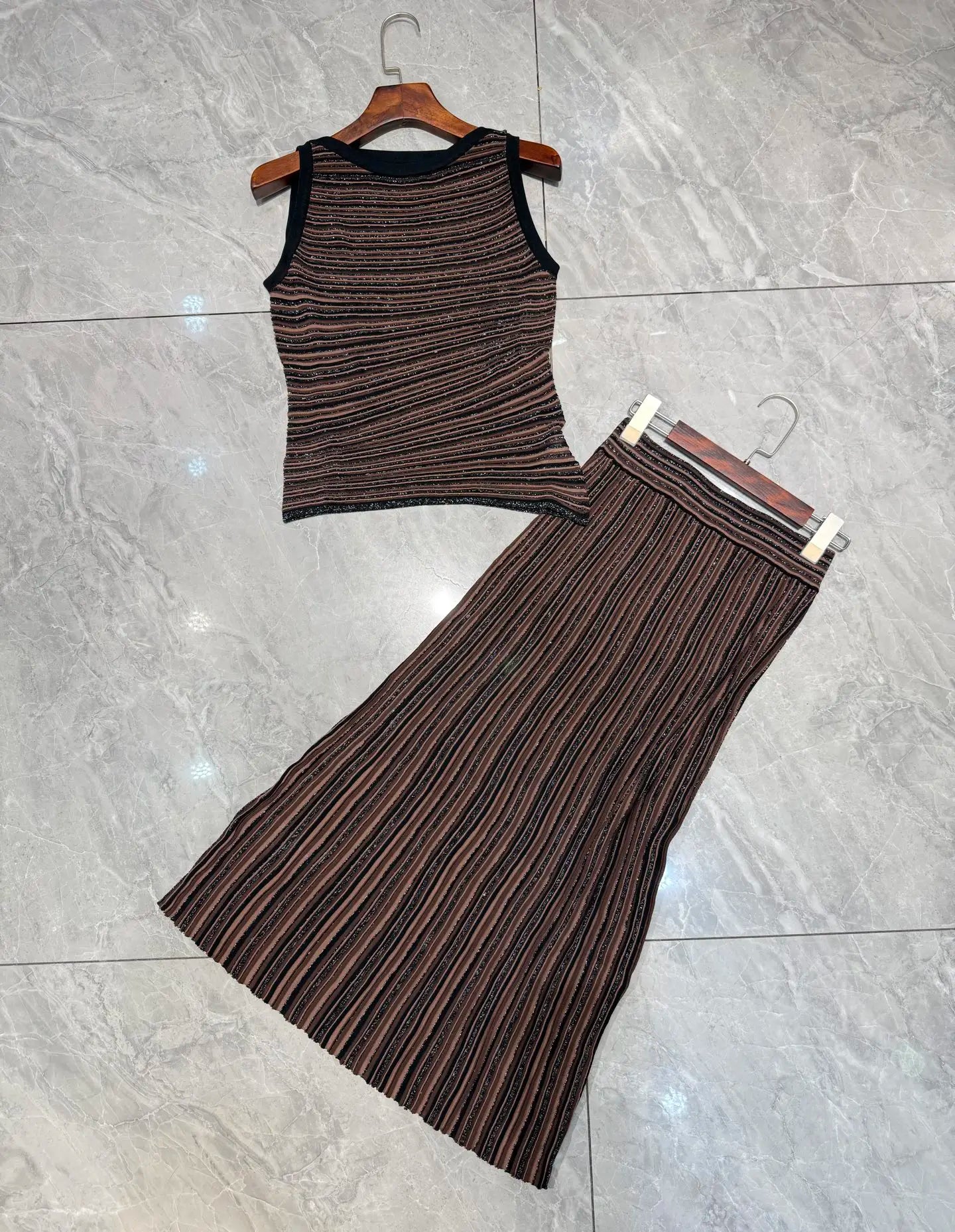 Women Metallic Stripes Sequined Sleeveless Irregular Top + Zigzag Striped Long Skirt Set