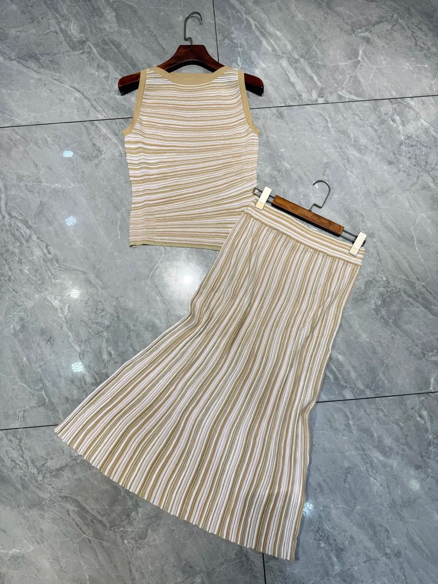 Women Metallic Stripes Sequined Sleeveless Irregular Top + Zigzag Striped Long Skirt Set