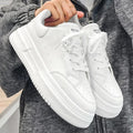 Men White Flat Sneakers 2025 New Trend Leather Breathable Sports Shoes For Men Tenis Shoes Spring Autumn Low-top Board Sneakers