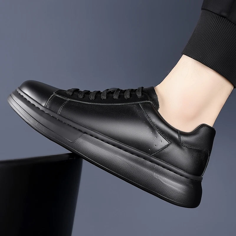 Genuine leather men's board shoes New Comfort Brand Styles Black and white Thick soled comfortable shoes Luxury hot selling