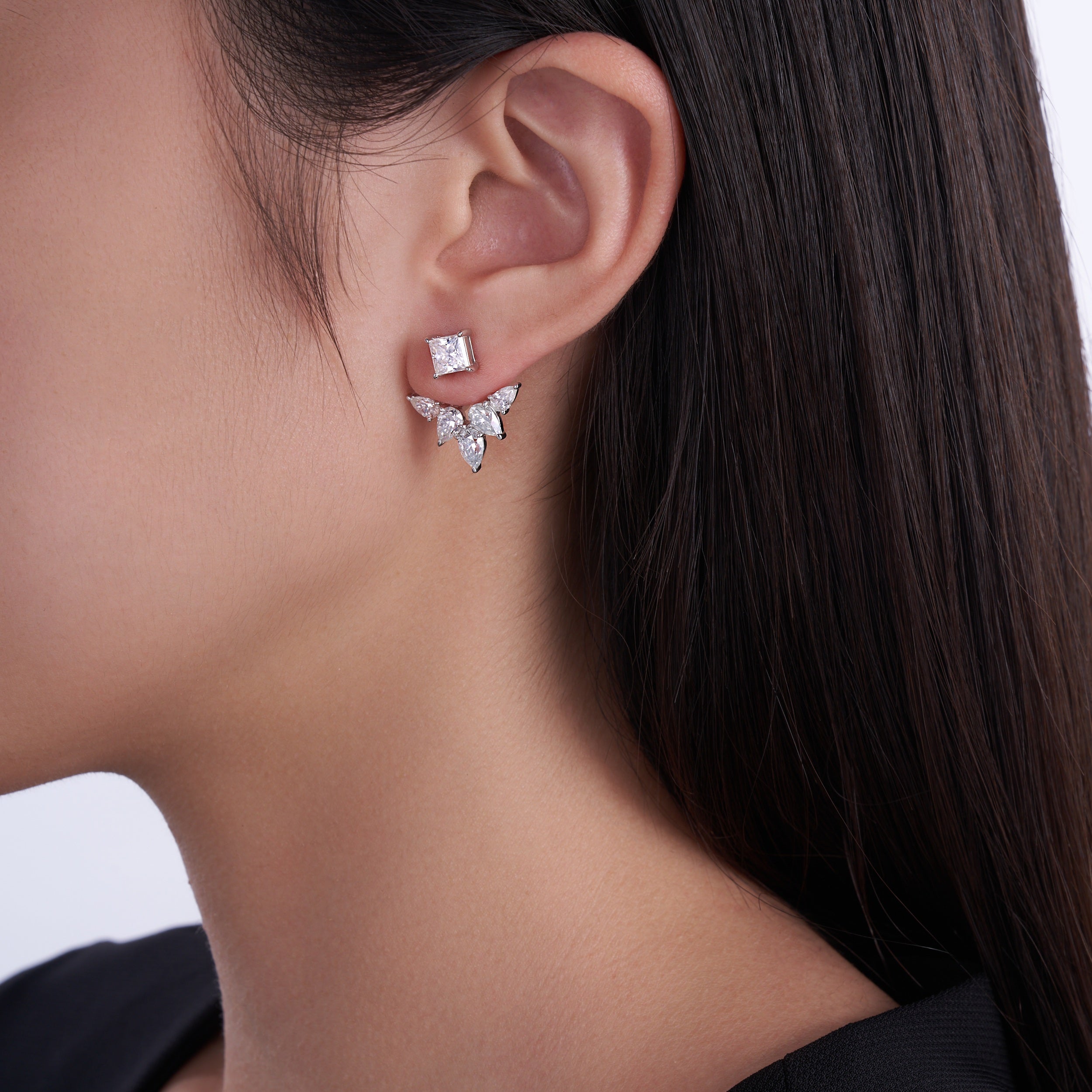 A Luxurious And Fashionable Minimalist Jewelry Earring Set Featuring Top-quality Moissanite Stones, Made Of S925 Silver Electroplated With Platinum.