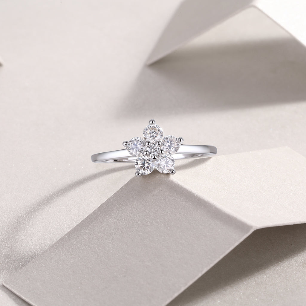 A Luxurious And Fashionable Light Luxury Jewelry Silver Ring Set With Top-quality Moissanite, S925 Silver Plated With Platinum