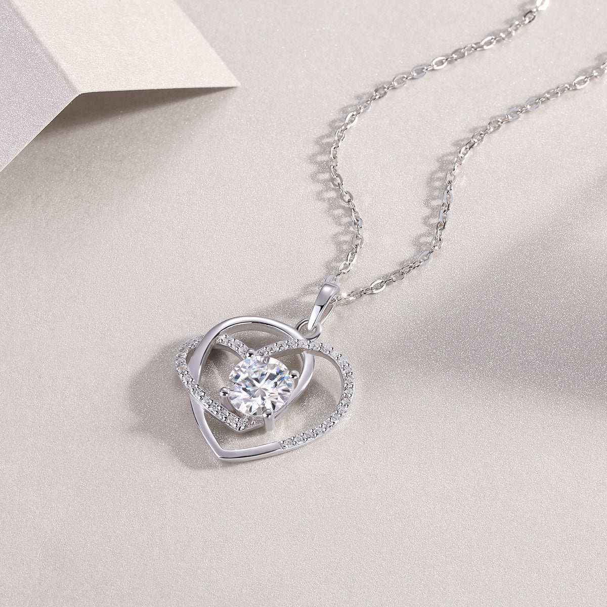 1Heart To Heart - A Fashionable And Luxurious Diamond Jewelry Pendant Set With 1-carat Moissan Diamond S925 Sterling Silver And Platinum Plating Prohibit TikTok sales