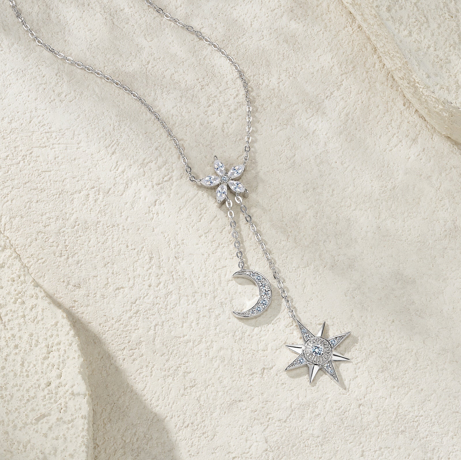 A Luxurious And Fashionable Minimalist Jewelry Pendant Necklace Set With Top-quality Moissanite, Made Of S925 Silver Electroplated With Platinum.