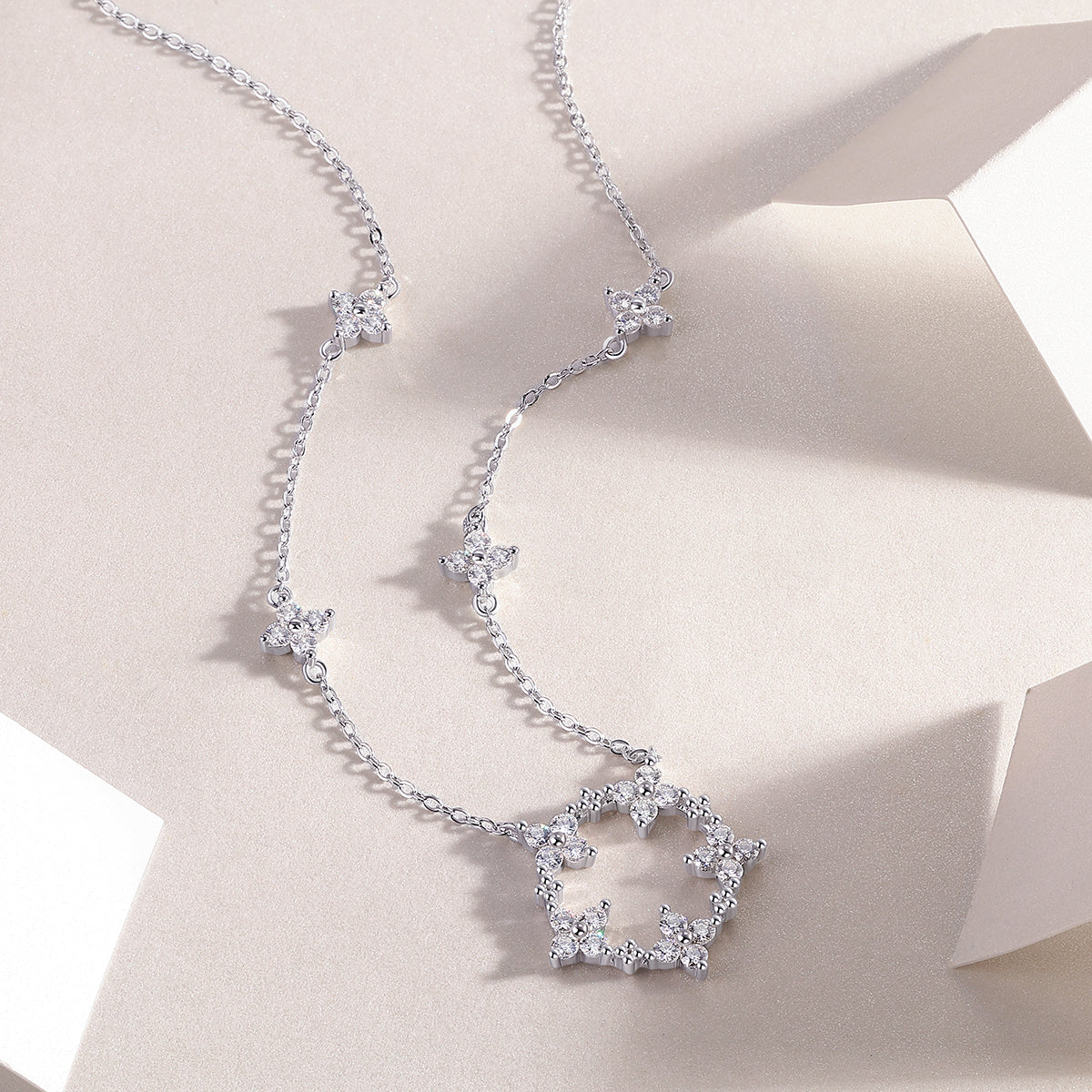 Iris - A Fashionable And Light Luxury Jewelry Pendant Necklace Set With Top-quality Moissanite, S925 Silver Plated Platinum